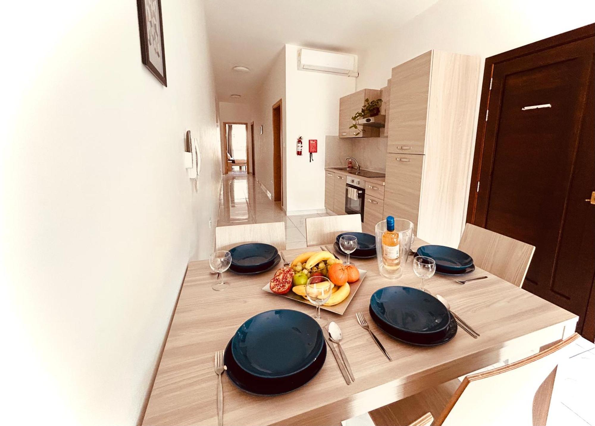 Arzella Apartments Xlendi Stylish Stay Near Beach Local Eats Buitenkant foto