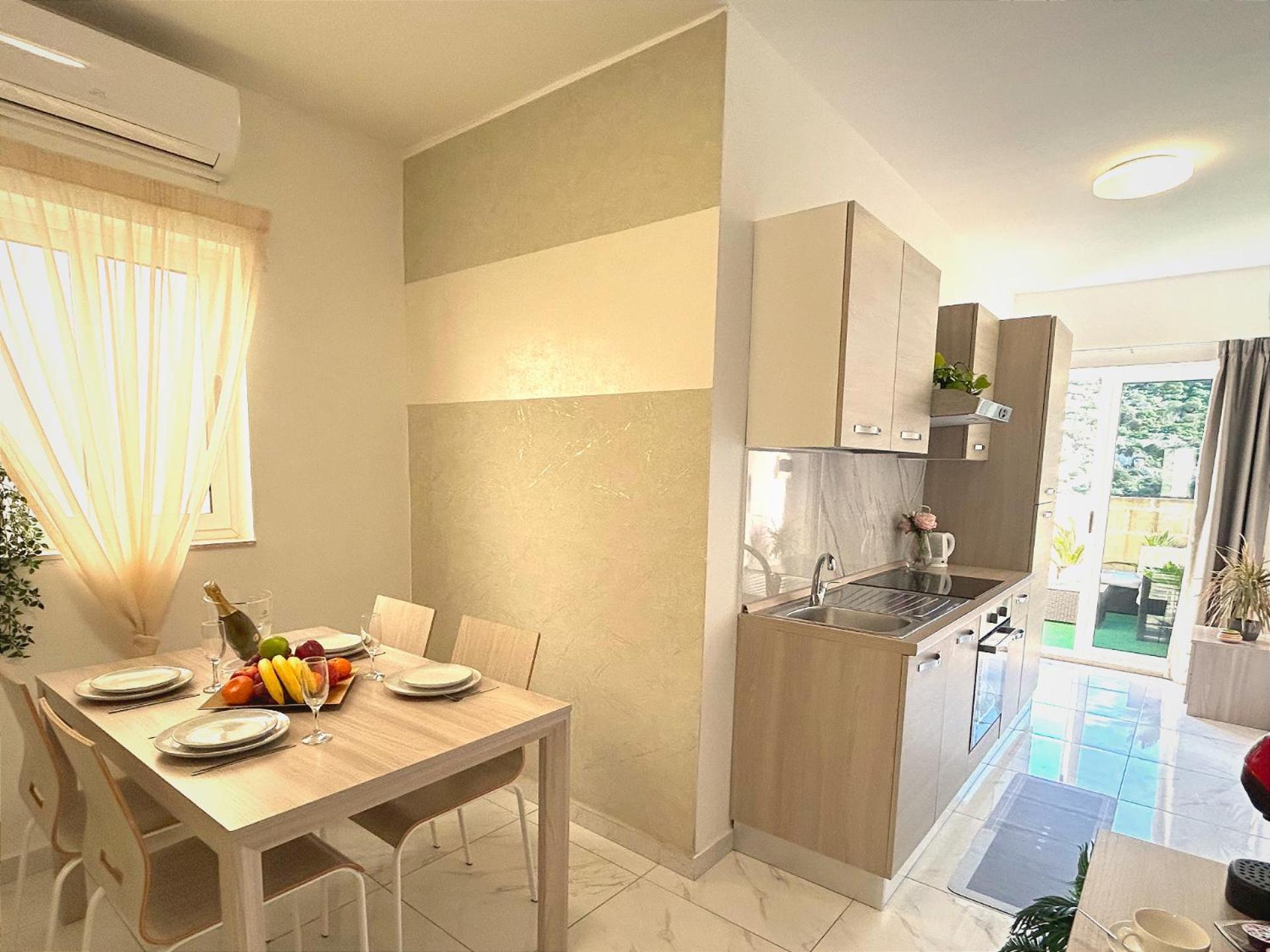Arzella Apartments Xlendi Stylish Stay Near Beach Local Eats Buitenkant foto